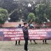 Pamekasan Progress melakukan aksi demonstrasi di depan Gedung Merah Putih KPK, Kuningan, Jakarta Selatan, Jumat (23/04).