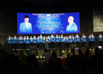 Ketua Majelis Pembina Nasional (Mabinas) PB PMII Gus Muhaimin Iskandar mengukuhkan Pengurus Besar Pergerakan Mahasiswa Islam Indonesia (PMII) masa khidmat 2021-2024