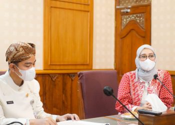 Staf Khusus (Stafsus) Presiden Angkie Yudistia, di Kantor Wali Kota Surakarta, Kota Surakarta, Jawa Tengah (Jateng), Kamis (03/06/2021).