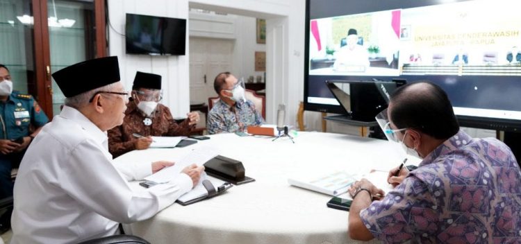 Wapres Ma’ruf Amin menerima audiensi jajaran civitas akademika Universitas Cenderawasih, Jayapura, Papua, melalui konferensi video, Selasa (22/06/2021). (